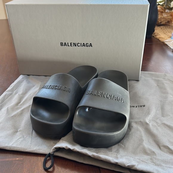 Balenciaga Chunky Slides - Picture 6 of 8